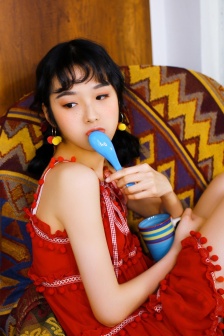 短篇超级YIN荡银行女职员未删减版